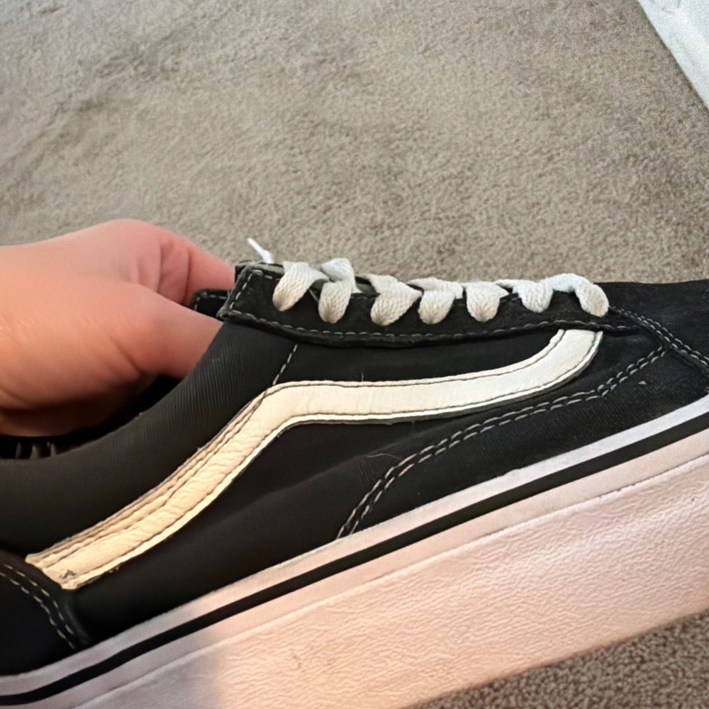 Vans - Picture 4 of 5